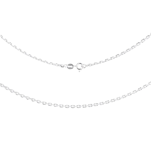 Aurilyn Silver Cable Chain 18 Inch 45cm in 925 sterling silver, close-up of lobster clasp, hypoallergenic and hand-finished