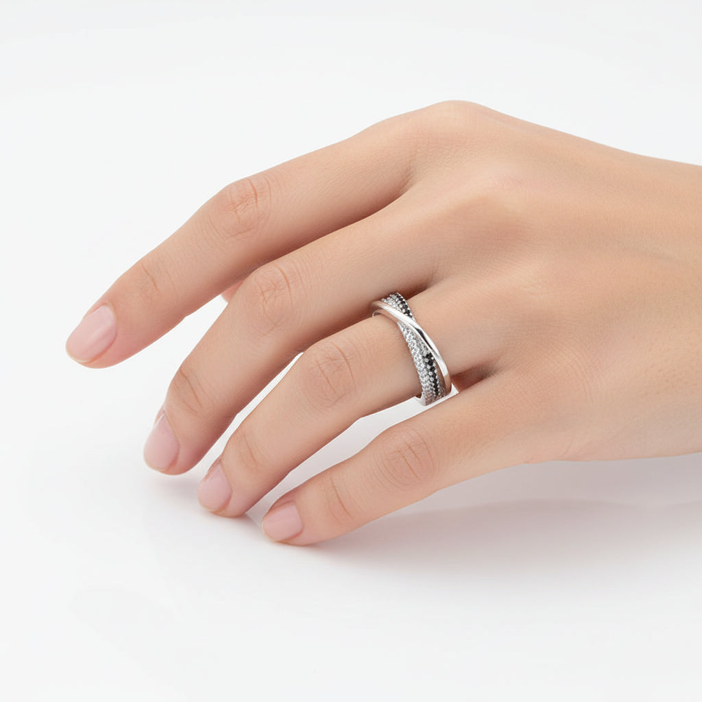 Aurilyn Infinity Twist Ring – 925 Silver