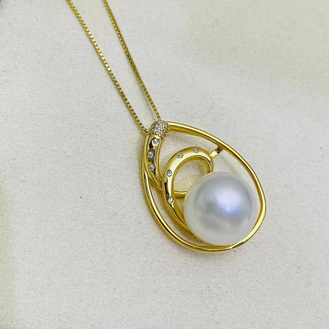 Aurilyn Swirl Pearl Necklace - 5A Grade Freshwater Pearls - Premium Collection